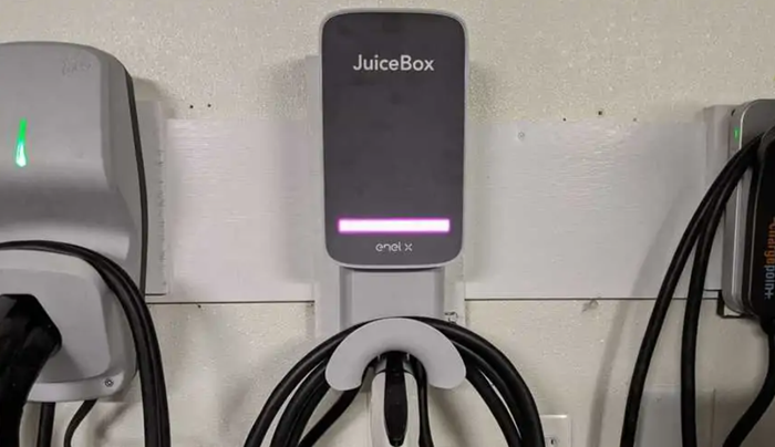 Safety and regulations Juice box charger
